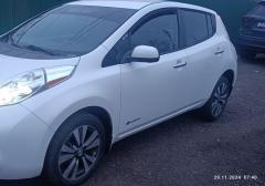 Легковые-Nissan-Leaf