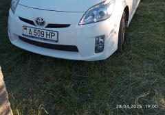 Легковые-Toyota-Prius
