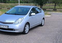 Легковые-Toyota-Prius