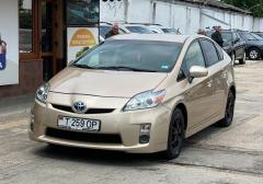 Легковые-Toyota-Prius
