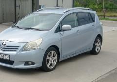 Легковые-Toyota-Avensis Verso