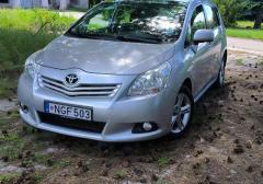 Легковые-Toyota-Corolla Verso