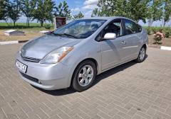 Легковые-Toyota-Prius