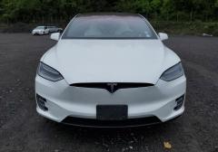 Легковые-Tesla-Model X