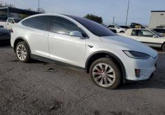 Легковые-Tesla-Model X