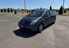 Легковые-Toyota-Prius