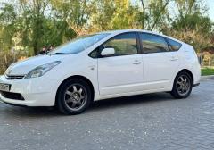 Легковые-Toyota-Prius