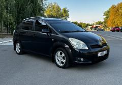 Легковые-Toyota-Corolla Verso