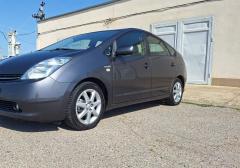 Легковые-Toyota-Prius