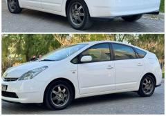 Легковые-Toyota-Prius