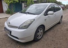 Легковые-Toyota-Prius