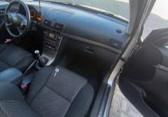 Легковые-Toyota-Avensis