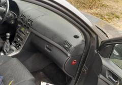 Легковые-Toyota-Avensis