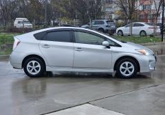 Легковые-Toyota-Prius