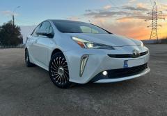 Легковые-Toyota-Prius