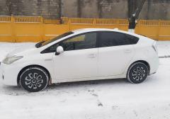 Легковые-Toyota-Prius