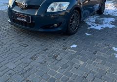 Легковые-Toyota-Auris