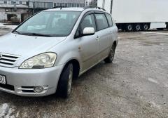 Легковые-Toyota-Avensis Verso