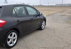 Легковые-Toyota-Auris