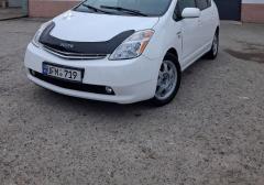Легковые-Toyota-Prius