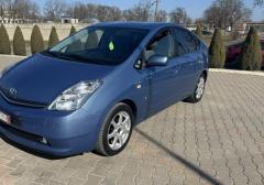 Легковые-Toyota-Prius