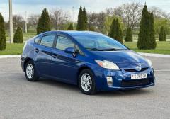 Легковые-Toyota-Prius
