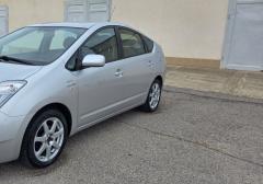 Легковые-Toyota-Prius