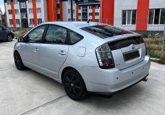 Легковые-Toyota-Prius