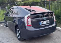 Легковые-Toyota-Prius