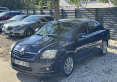Легковые-Toyota-Avensis